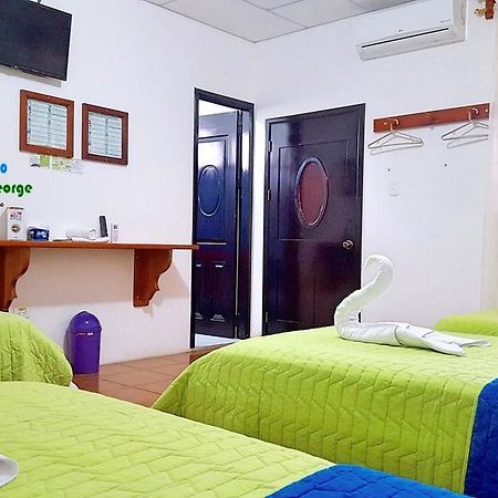 Hostal La Mirada Del Solitario George Пуэрто-Айора Экстерьер фото
